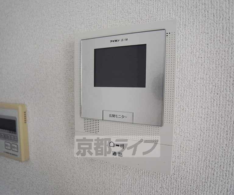 セキュリティ　モニター付きインターフォンで安心です・