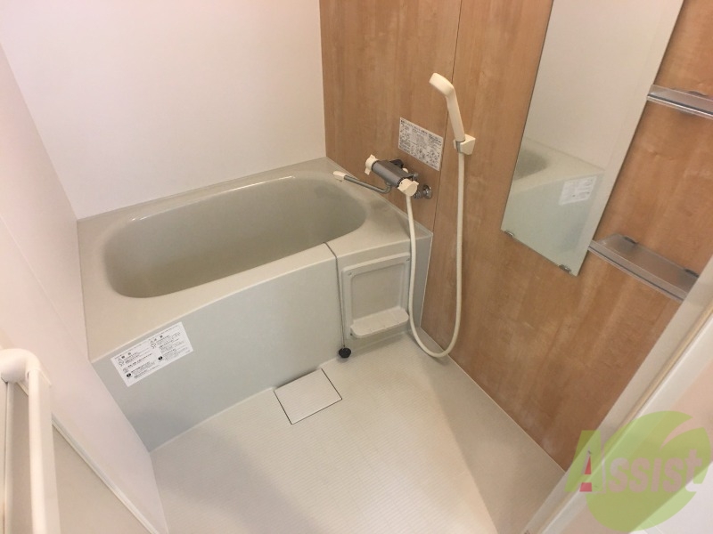 バス・シャワールーム　お風呂になります。一日の疲れを癒してくださいね。