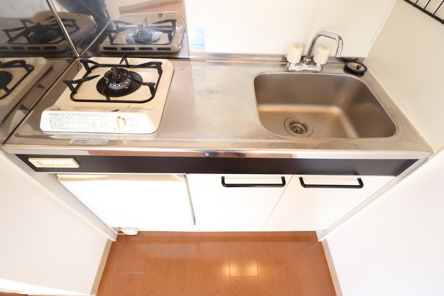 キッチン　ガスコンロ１口＆ミニ冷蔵庫付