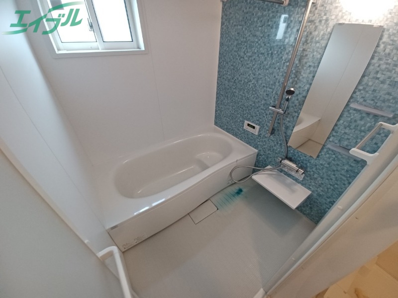 バス・シャワールーム　同型参考写真