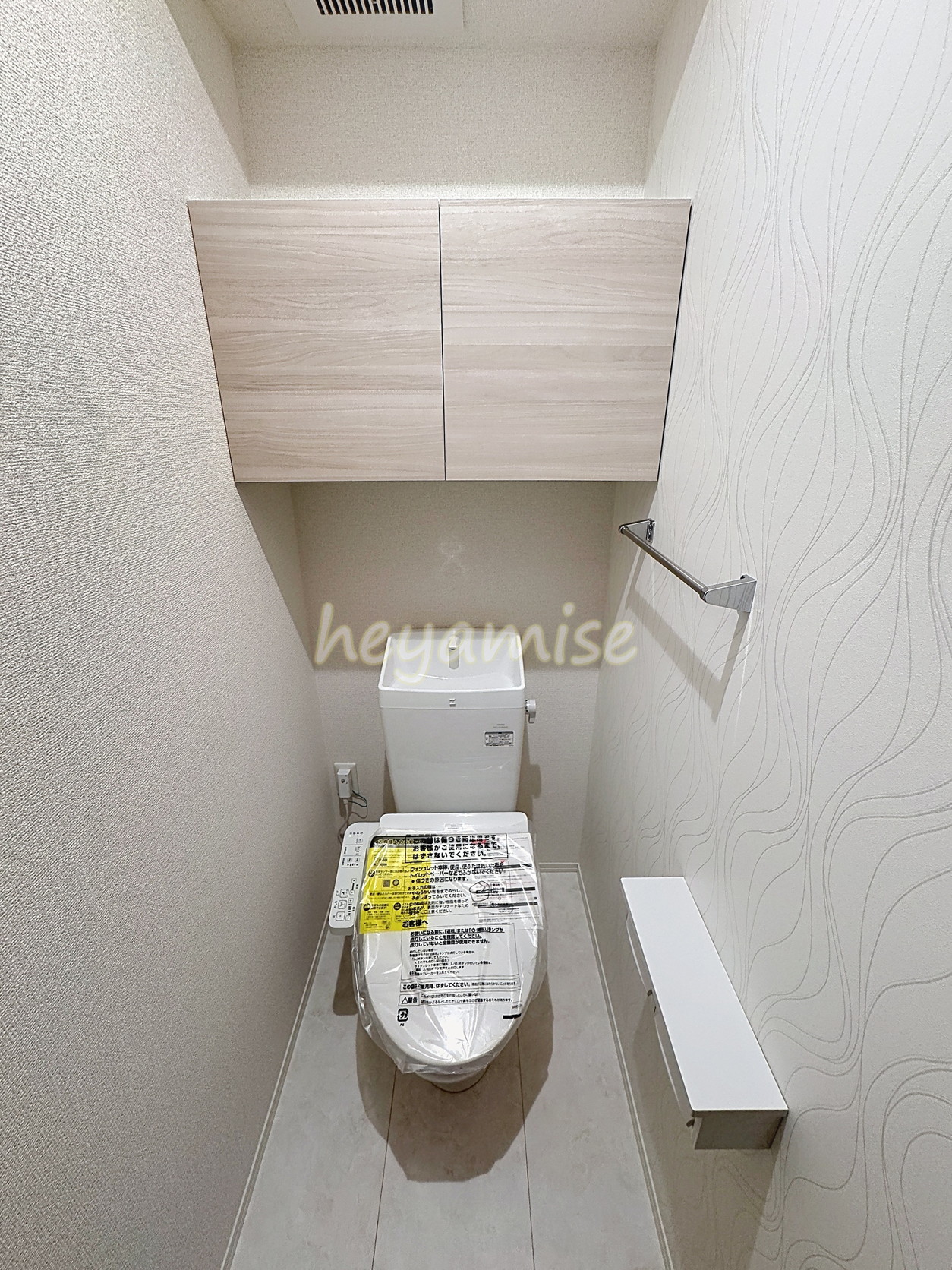 トイレ　※写真は103号室のものです