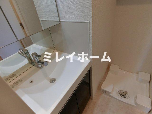 洗面設備　同建物内、別のお部屋の参考写真になります。