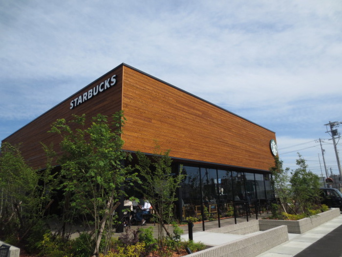 飲食店　スターバックス（飲食店）まで800m