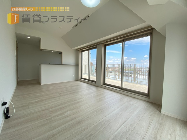 居室・リビング　開放感あふれるリビングです。