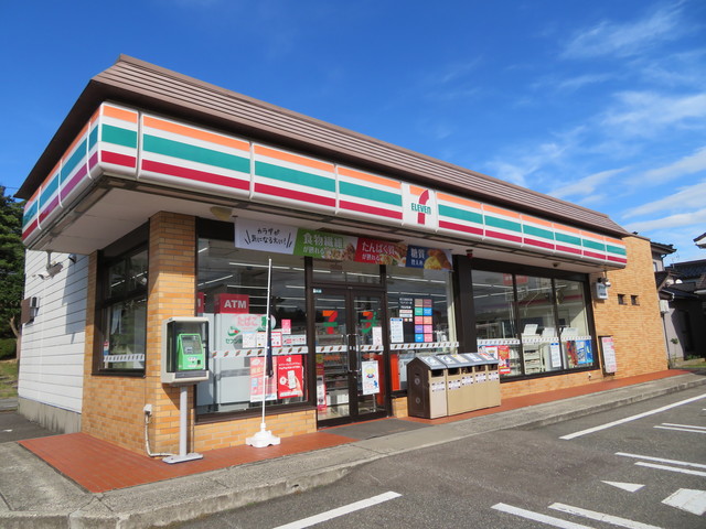 コンビニ　セブンイレブン柏崎半田三丁目店（コンビニ）まで732m