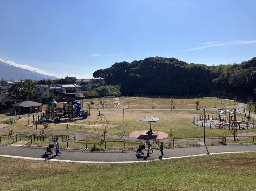 公園　直方中央公園（公園）まで690m