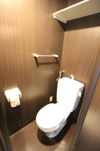 トイレ　別号室内観です