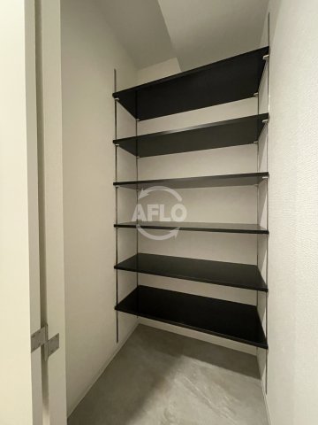 収納　セレニテフラン難波　シューズボックス