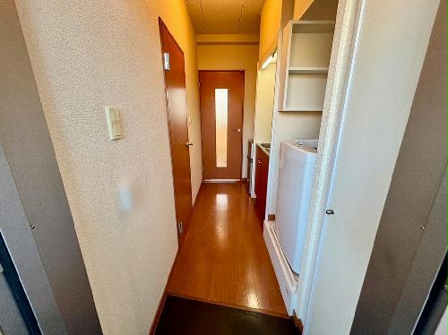 玄関　設備・仕様は号室により異なる為、現況を優先いたします。