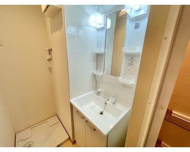 洗面設備　身支度に欠かせない独立洗面台♪