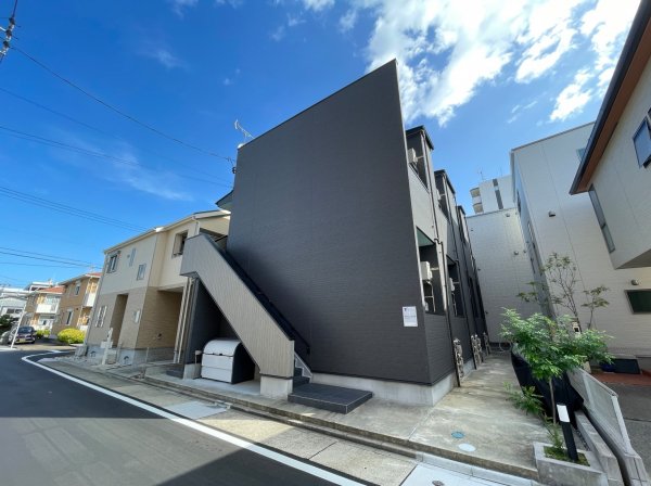 建物外観　グランシャリオ