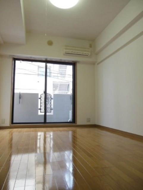 居室・リビング　※別タイプの参考画像になります。