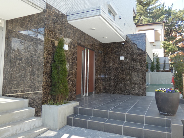 建物外観　閑静な住宅街