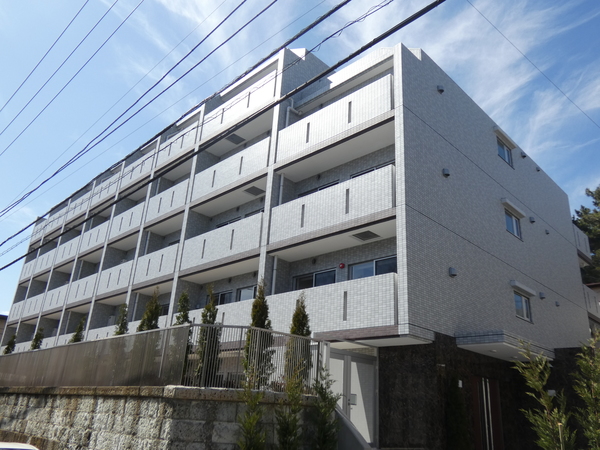 建物外観　オートロック完備