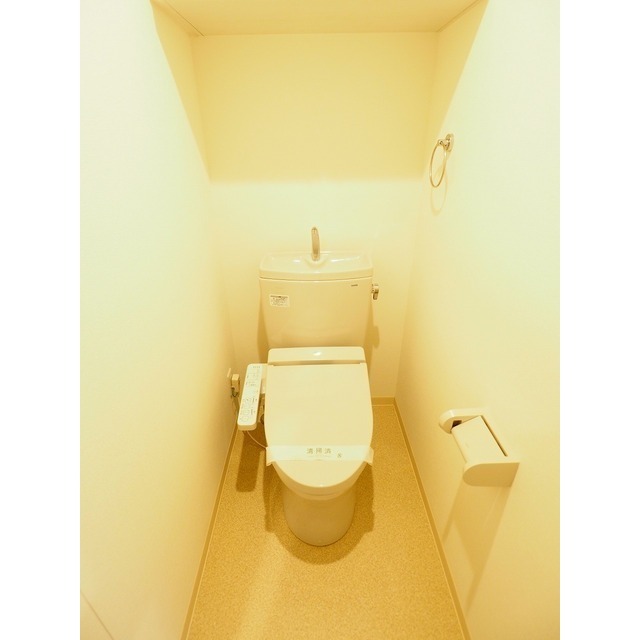 トイレ　（参考）他室の写真を使用しています。現況優先となります。