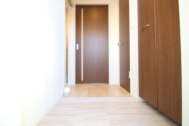 玄関　別部屋の写真です。※現状優先