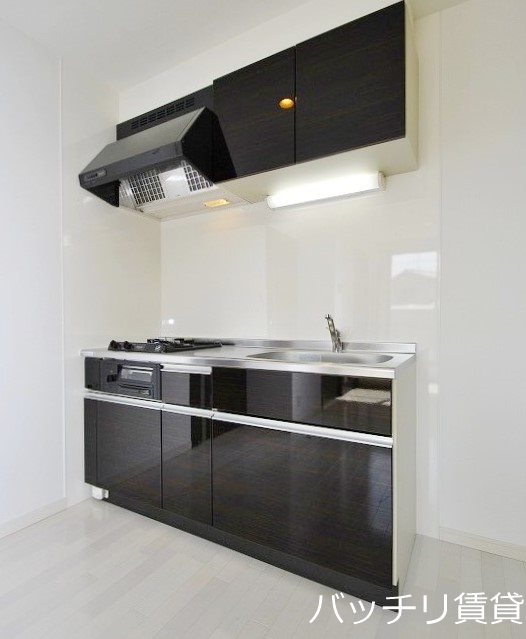 キッチン　画像は同型イメージの為、現況を優先いたします。