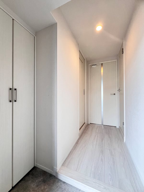 玄関　※別号室の写真です。