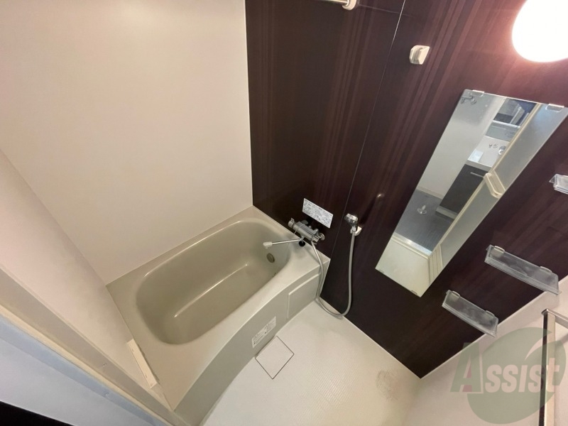 バス・シャワールーム　ユニットバスです。疲れを癒すのに欠かせませんね！