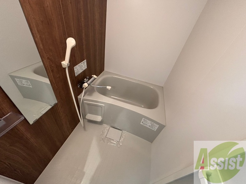 バス・シャワールーム　お風呂になります。一日の疲れを癒してくださいね。