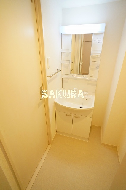 洗面設備　身支度に欠かせない独立洗面台♪