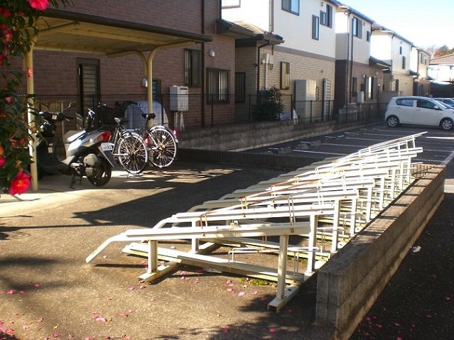 その他　駐輪場付き