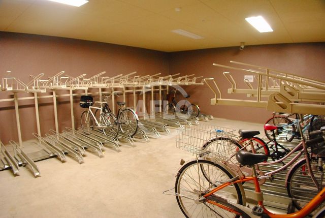 駐車場　エステムプラザ心斎橋EASTIVブランディア　駐輪場