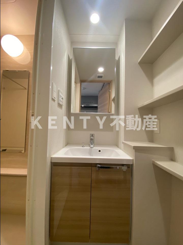 洗面設備　脱衣スペースもあります