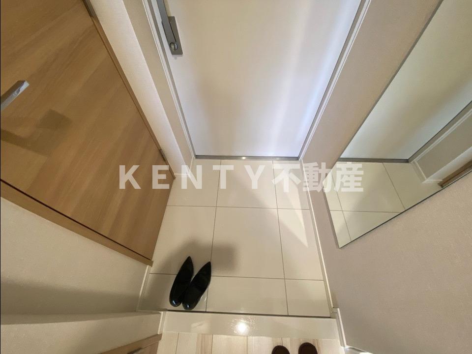 玄関　収納もある玄関です