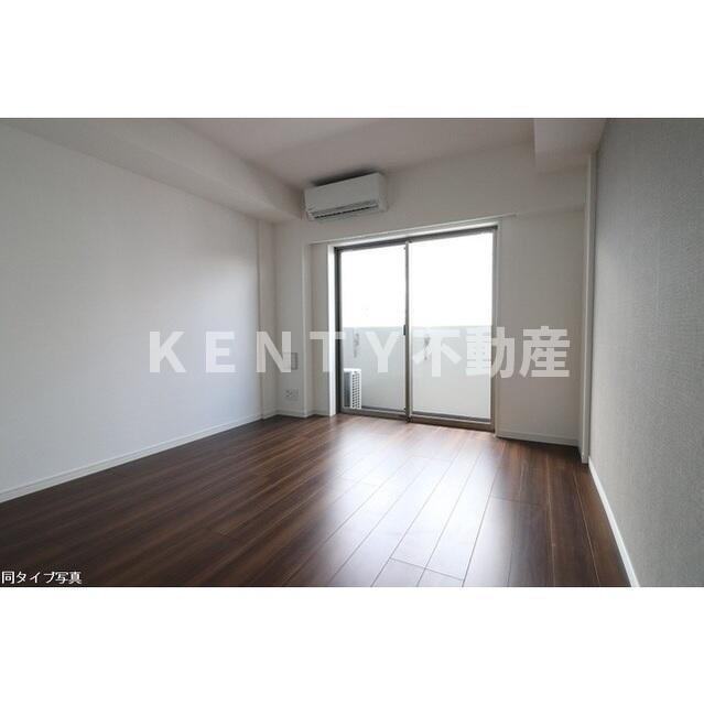 居室・リビング　こちらのリビングで趣味の時間をお楽しみください