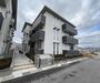 亀岡駅より徒歩3分 築2年2ヶ月 3階建の賃貸物件