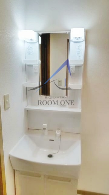 洗面設備　独立洗面台です。