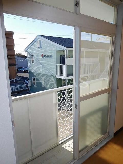 バルコニー　同物件別部屋です。