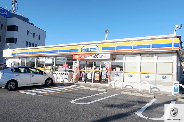 コンビニ　ミニストップ（コンビニ）まで200m