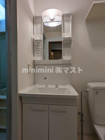 洗面設備　※同マンション別間取り参考写真です