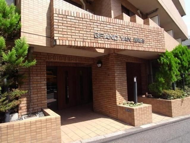 エントランス　落ち着きのあるエントランス周辺