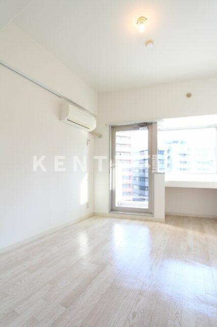 その他部屋・スペース　開放的な寝室です