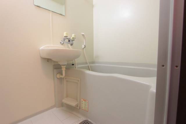 バス・シャワールーム　洗面付バスルーム