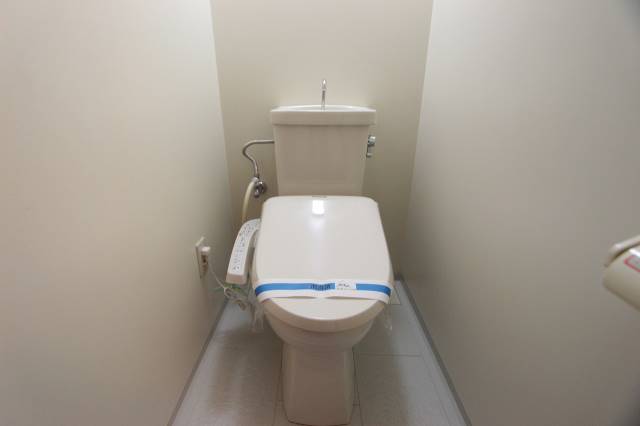 トイレ　ウォームレット付きトイレ