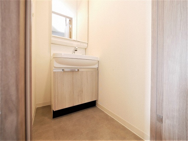 洗面設備　独立洗面台です