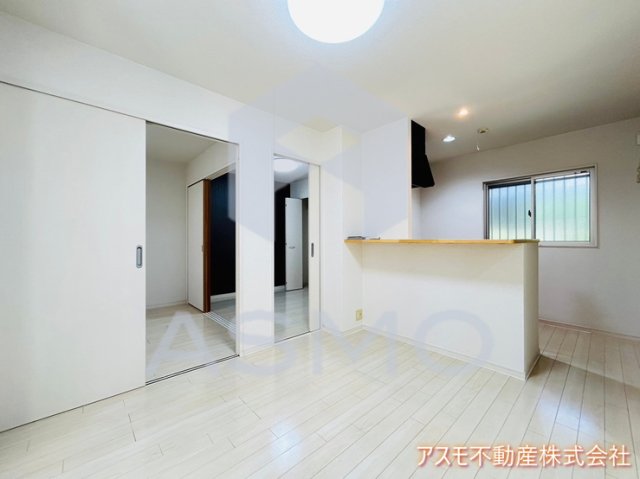 居室・リビング　同マンション別部屋　参考写真