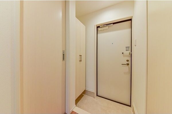 玄関　名古屋で一番初期費用の安い賃貸専門の不動産会社です(^^)