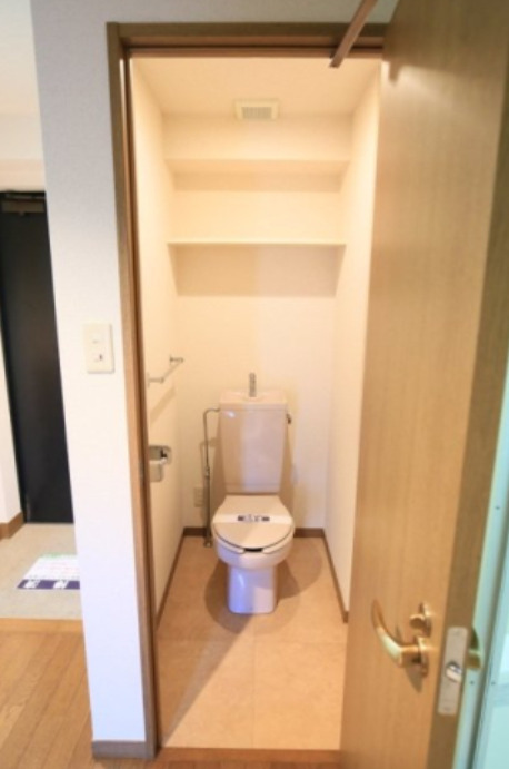 トイレ　※別部屋の参考写真です
