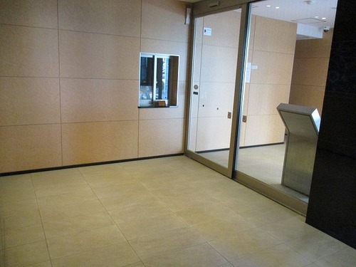 その他　エントランス入口