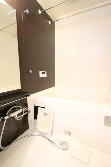 バス・シャワールーム　※同じ間取の別室の参考写真です。