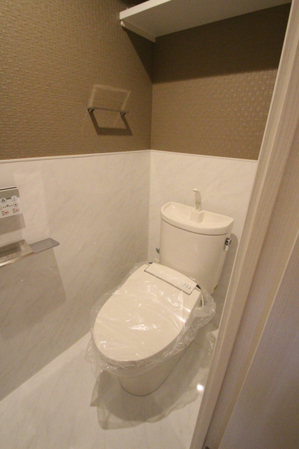 トイレ　※同じ間取の別室の参考写真です。