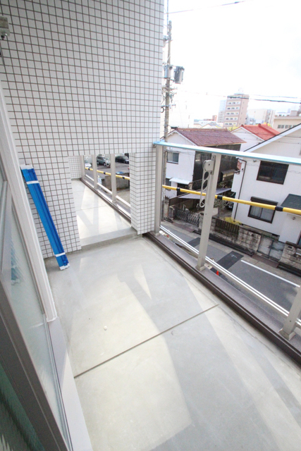 バルコニー　※同じ間取の別室の参考写真です。