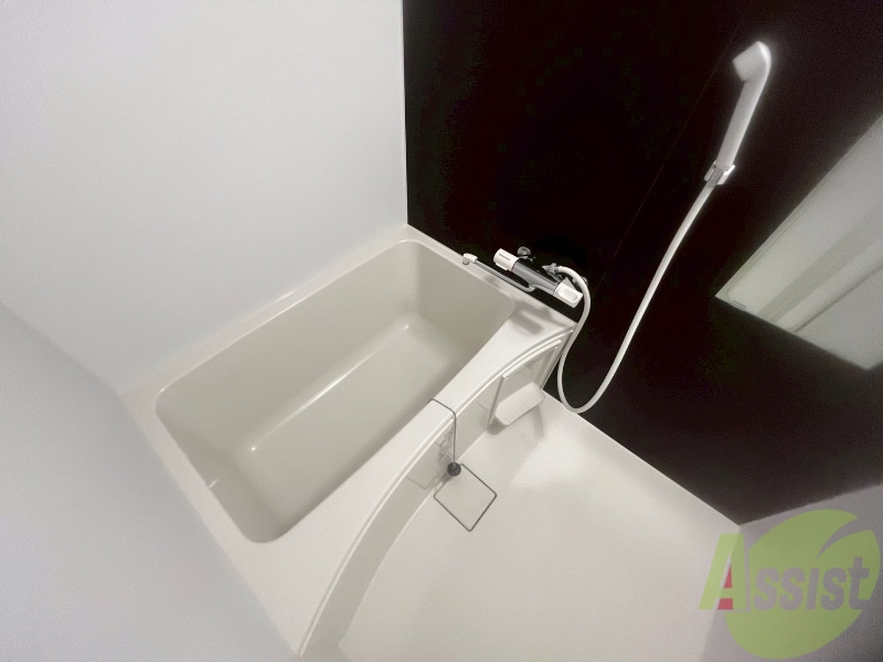 バス・シャワールーム　お風呂になります。一日の疲れを癒してくださいね。