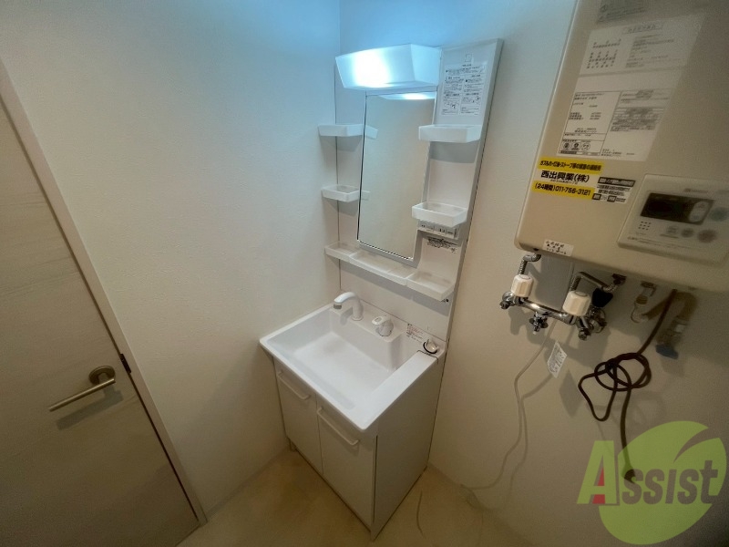 洗面設備　こちらに洗面台があります。朝の洗顔はこちらで。