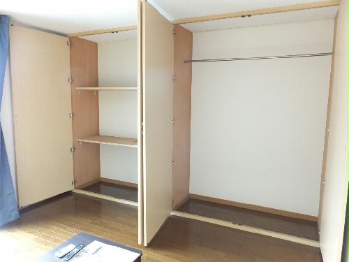 収納　大型クローゼット付。